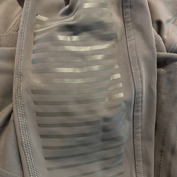 Lululemon Athletica Rogue Renegade High Waisted Leggings. Size 6 - Picture 15 of 16